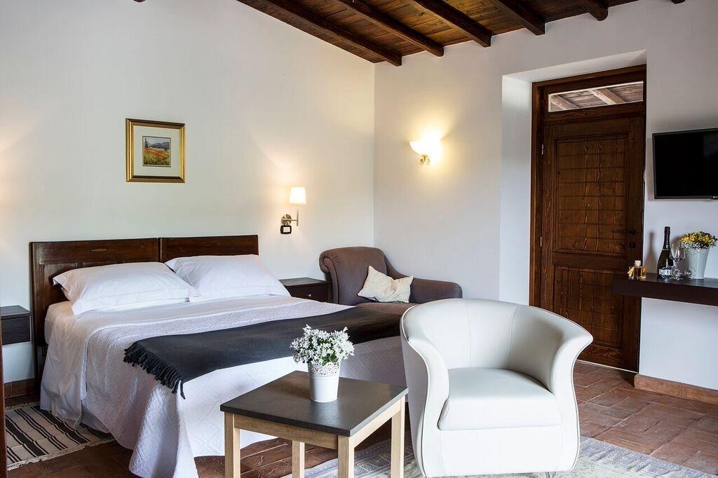 Casale San Pietro Bed & Breakfast Анани Екстериор снимка