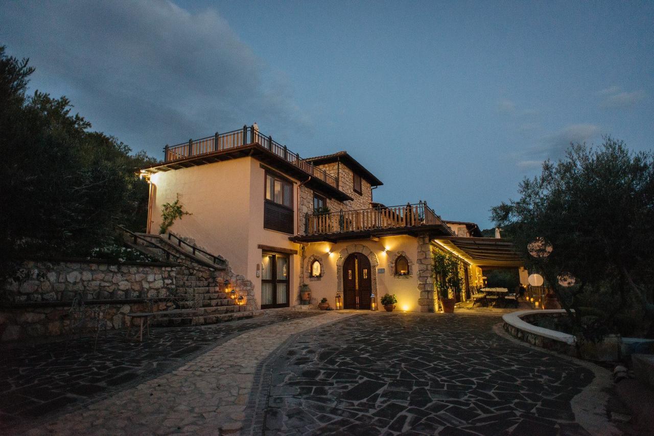 Casale San Pietro Bed & Breakfast Анани Екстериор снимка