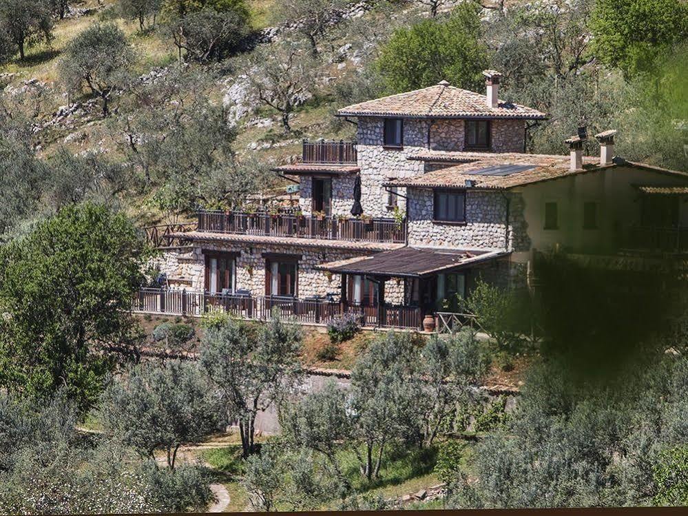 Casale San Pietro Bed & Breakfast Анани Екстериор снимка
